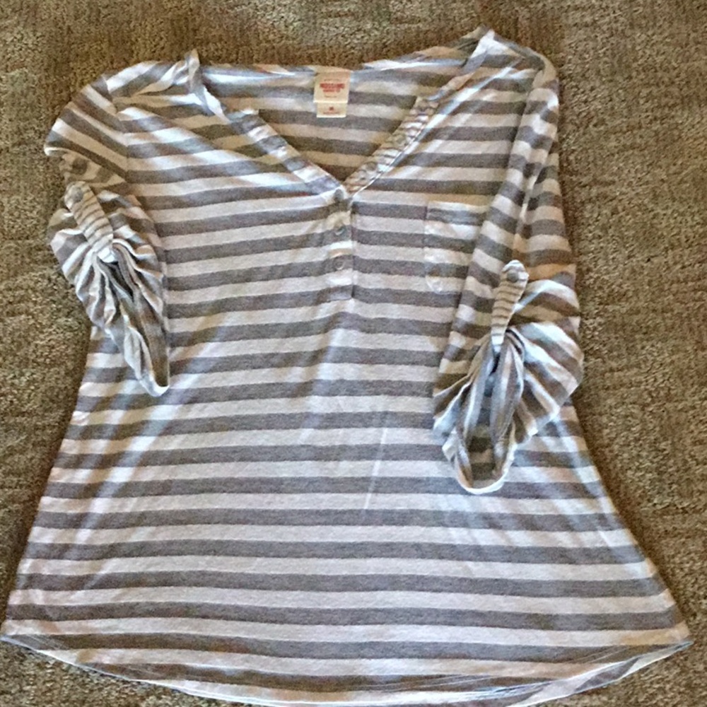 Mosimo/Gray w white striped top/size M